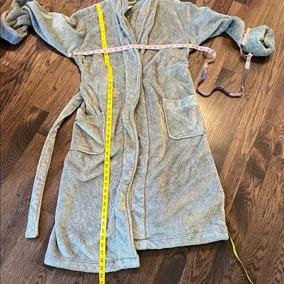 Pottery Barn Plush Gray Green Tan Bathrobe - Picture 7 of 11